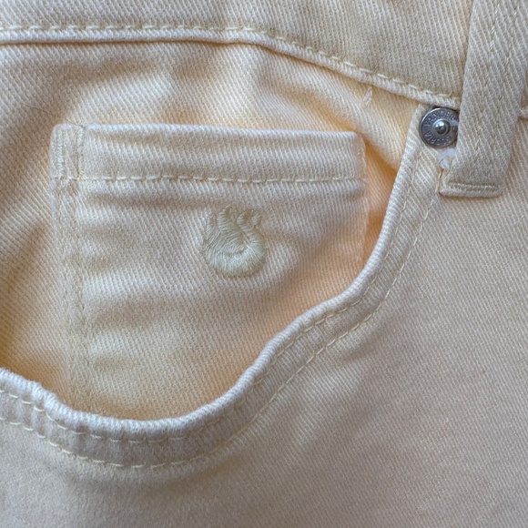 Gloria Vanderbilt “Amanda” Jeans - Yellow!  Size 12 - Picture 3 of 3